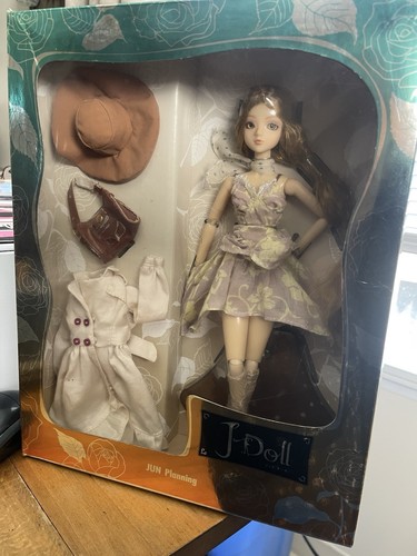 New jun planning doll - new,